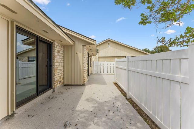 1919 American DR B-110, Lago Vista, TX 78645