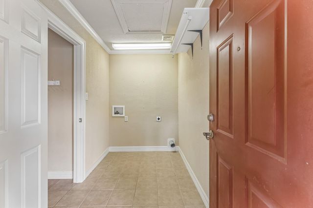1919 American DR B-110, Lago Vista, TX 78645