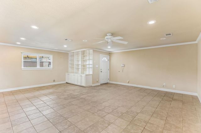 1919 American DR B-110, Lago Vista, TX 78645