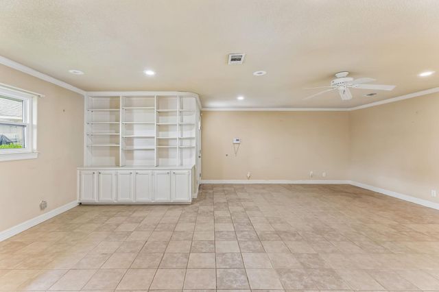 1919 American DR B-110, Lago Vista, TX 78645