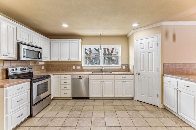 1919 American DR B-110, Lago Vista, TX 78645