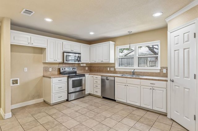 1919 American DR B-110, Lago Vista, TX 78645