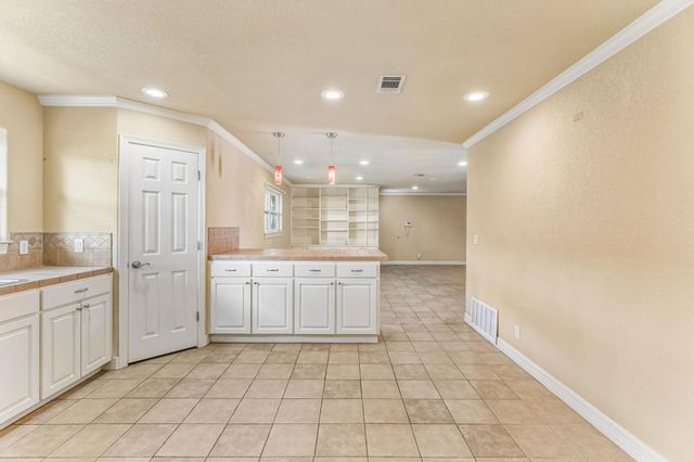 1919 American DR B-110, Lago Vista, TX 78645