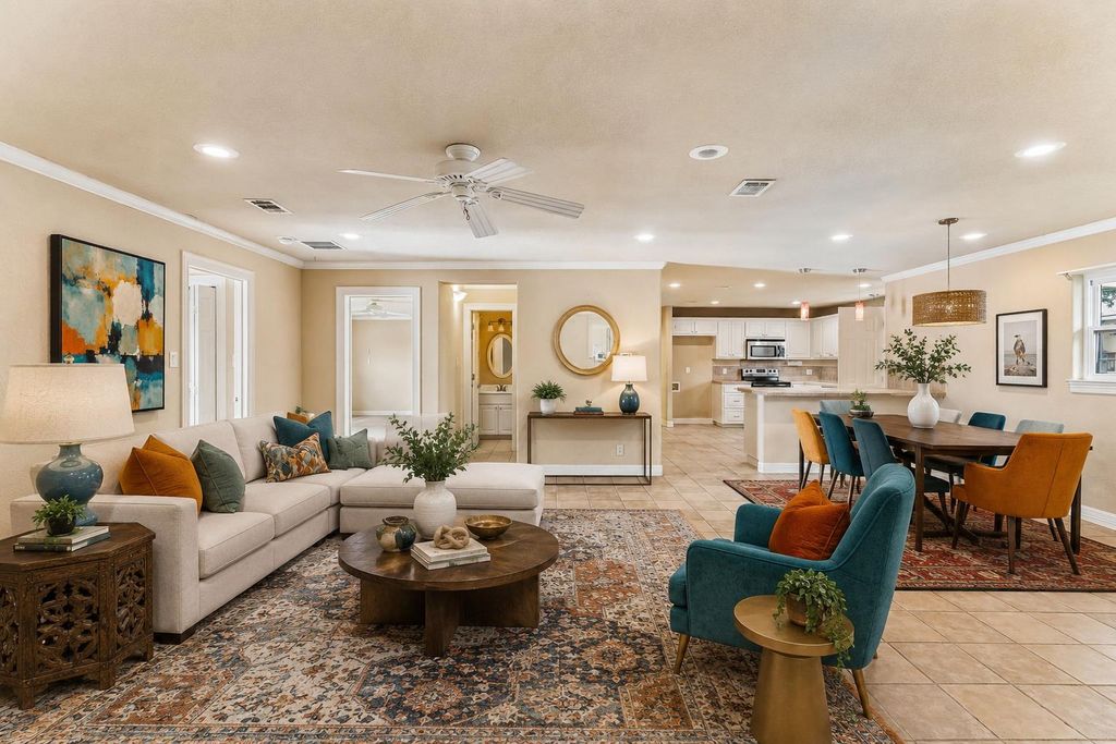 1919 American DR B-110, Lago Vista, TX 78645