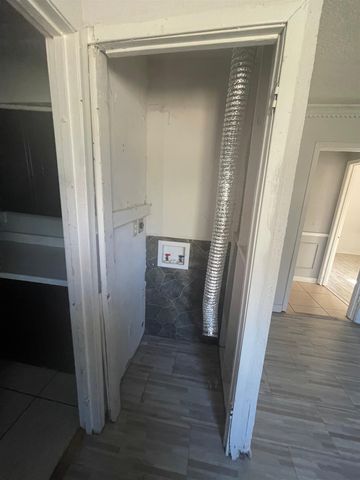 271 W BROOKS RD, Memphis, TN 38109