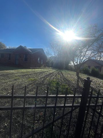 271 W BROOKS RD, Memphis, TN 38109