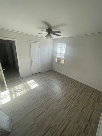 271 W BROOKS RD, Memphis, TN 38109