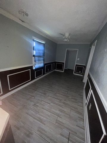 271 W BROOKS RD, Memphis, TN 38109