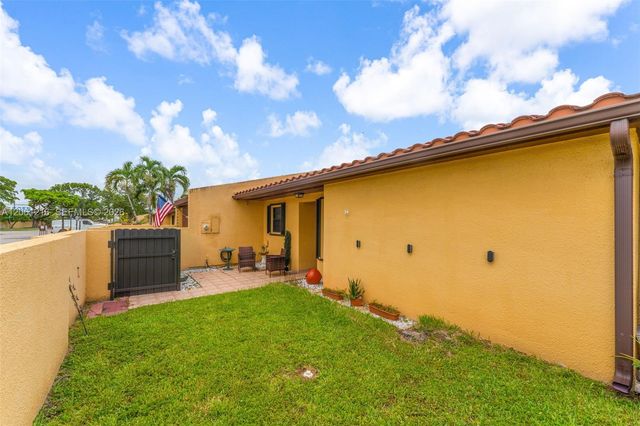 8612 SW 148th Place, Miami, FL 33193