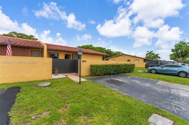 8612 SW 148th Place, Miami, FL 33193
