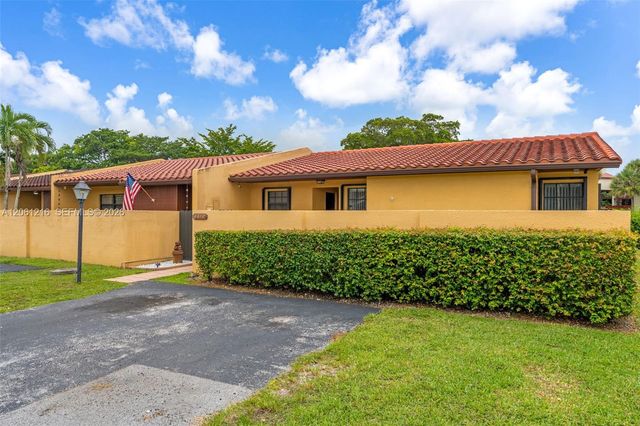 8612 SW 148th Place, Miami, FL 33193