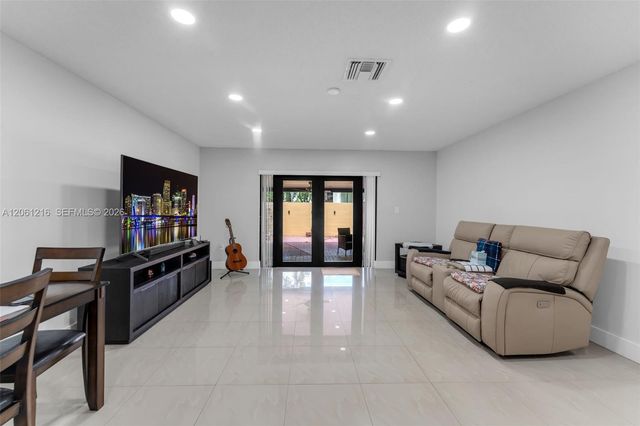 8612 SW 148th Place, Miami, FL 33193