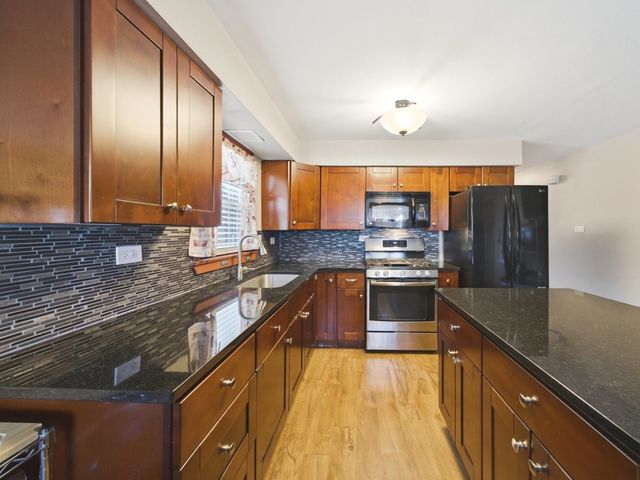 292 Bensley Avenue, Calumet City, IL 60409