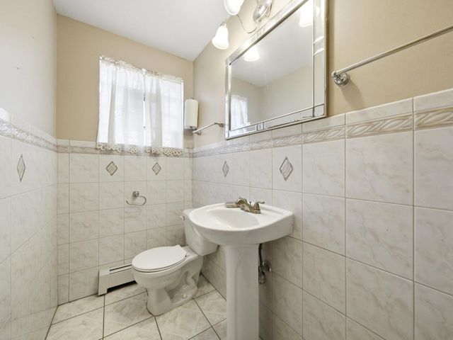 292 Bensley Avenue, Calumet City, IL 60409