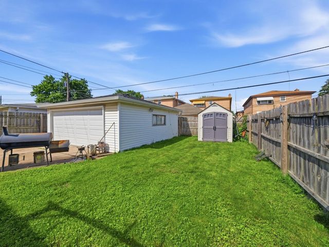 292 Bensley Avenue, Calumet City, IL 60409