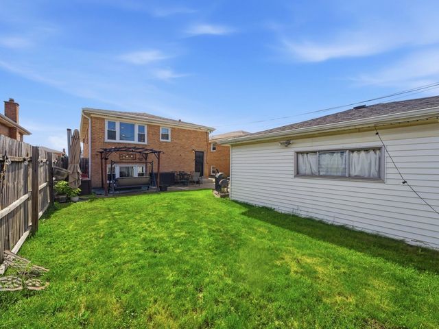 292 Bensley Avenue, Calumet City, IL 60409
