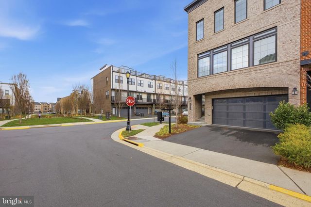 42313 IMPERVIOUS TER, Brambleton, VA 20148