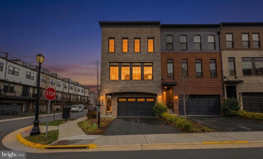 42313 IMPERVIOUS TER, Brambleton, VA 20148