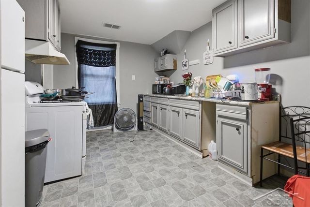 822 Jackson Street, Saginaw, MI 48602