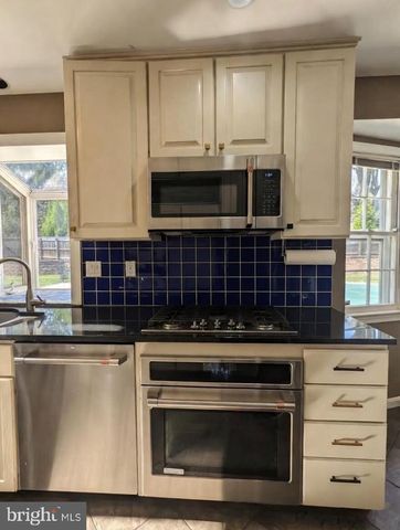 1006 KIMBERWICKE RD, Mclean, VA 22102