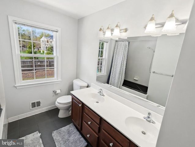 1006 KIMBERWICKE RD, Mclean, VA 22102