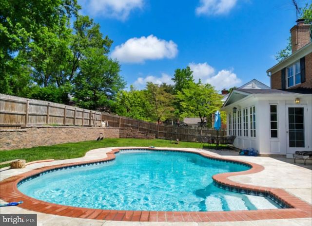 1006 KIMBERWICKE RD, Mclean, VA 22102