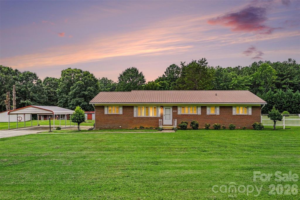 225 Oliphant Road, Mooresville, NC 28115