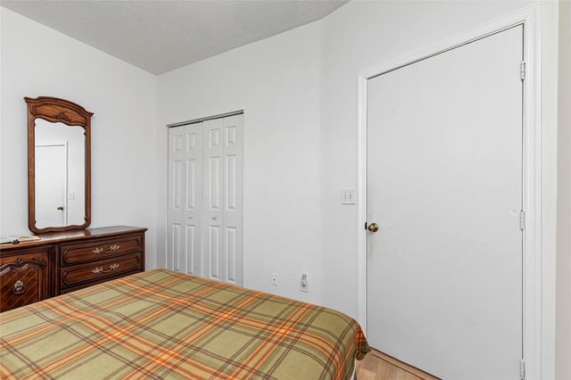 857 NW 133rd Avenue, Pembroke Pines, FL 33028