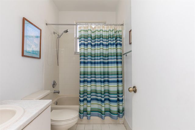 857 NW 133rd Avenue, Pembroke Pines, FL 33028