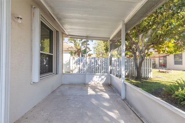 857 NW 133rd Avenue, Pembroke Pines, FL 33028