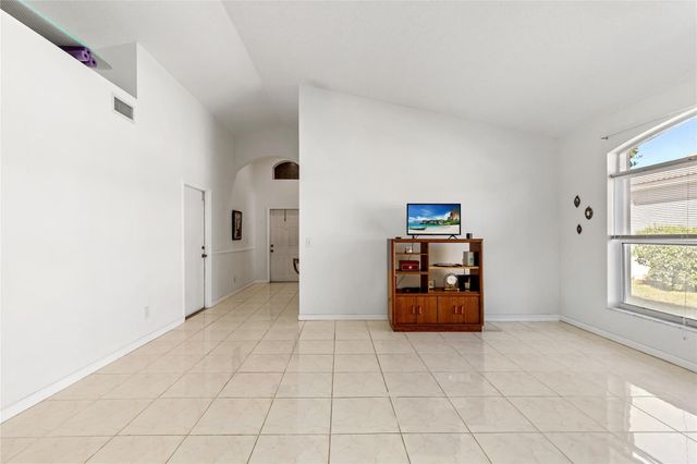 857 NW 133rd Avenue, Pembroke Pines, FL 33028