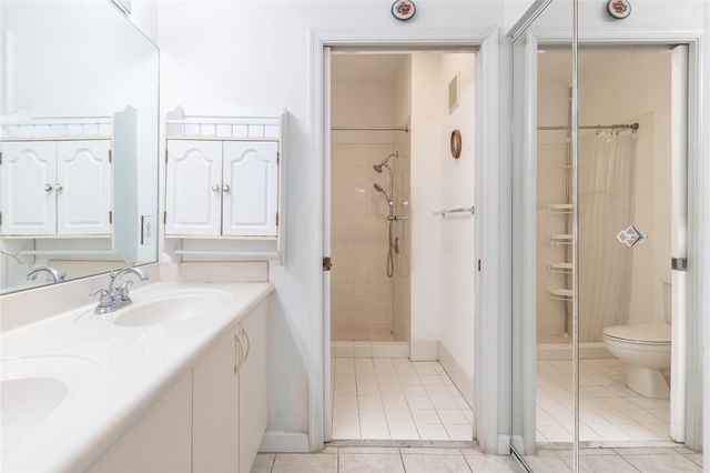 857 NW 133rd Avenue, Pembroke Pines, FL 33028