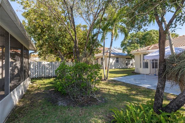 857 NW 133rd Avenue, Pembroke Pines, FL 33028