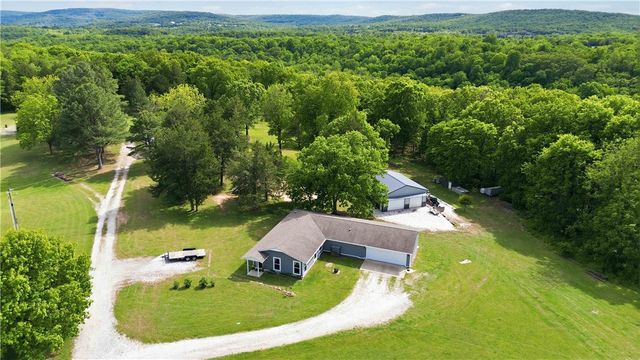 11530 Pearce Road, Fayetteville, AR 72701