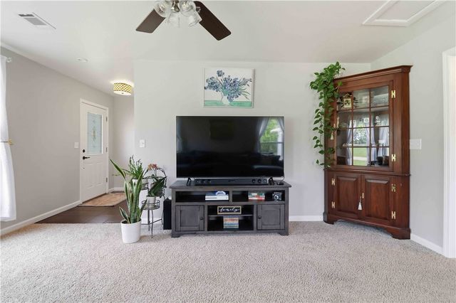11530 Pearce Road, Fayetteville, AR 72701