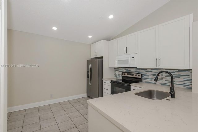 17925 SW 10th Ct 17925, Pembroke Pines, FL 33029