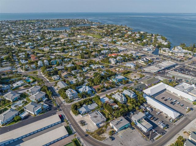 2908 AVENUE B, Holmes Beach, FL 34217