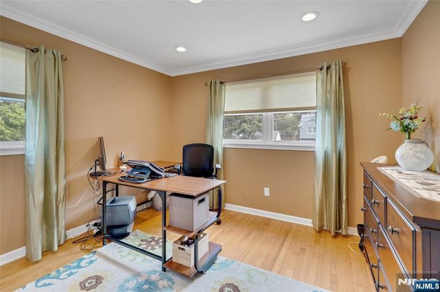 98 Walnut Street, Oakland, NJ 07436