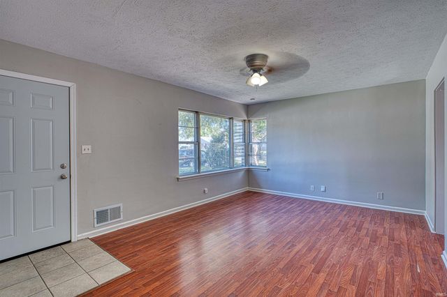 2459 Ravenswood Drive, Evansville, IN 47714