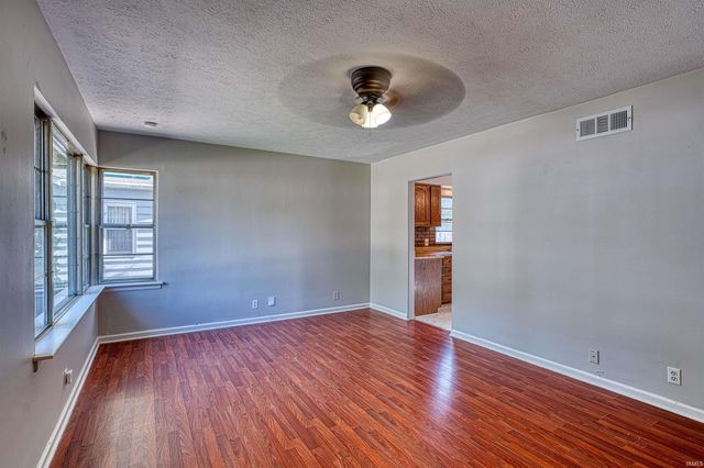 2459 Ravenswood Drive, Evansville, IN 47714