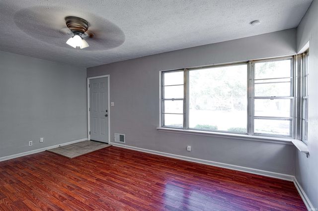 2459 Ravenswood Drive, Evansville, IN 47714