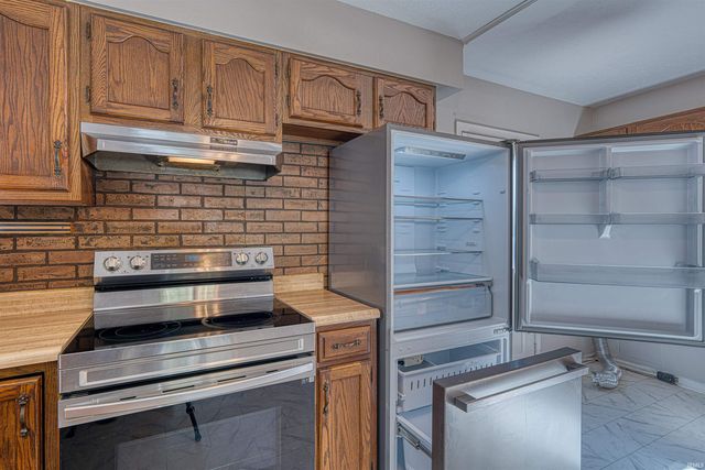 2459 Ravenswood Drive, Evansville, IN 47714