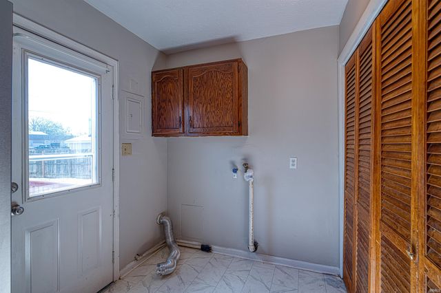 2459 Ravenswood Drive, Evansville, IN 47714