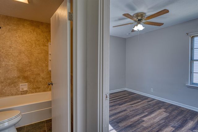 2459 Ravenswood Drive, Evansville, IN 47714