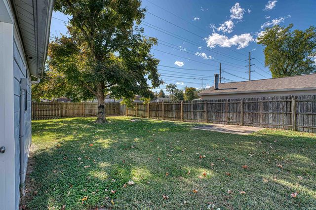 2459 Ravenswood Drive, Evansville, IN 47714