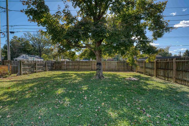 2459 Ravenswood Drive, Evansville, IN 47714