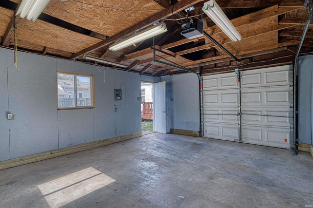 2459 Ravenswood Drive, Evansville, IN 47714