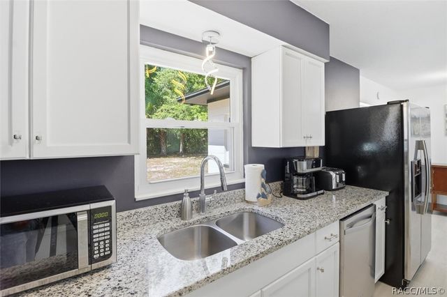 7635 W 7 Rivers Drive, Crystal River, FL 34429