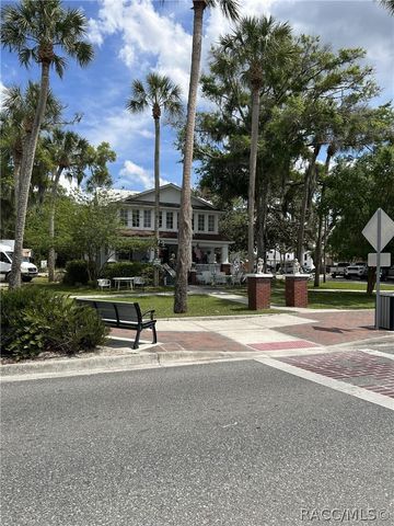7635 W 7 Rivers Drive, Crystal River, FL 34429