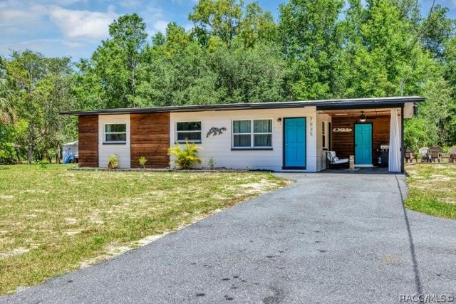 7635 W 7 Rivers Drive, Crystal River, FL 34429